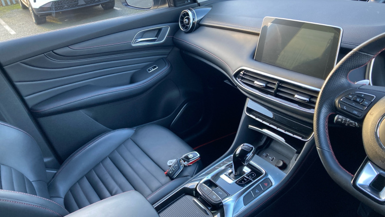 MG HS 1.5 T-GDI Trophy 5dr DCT Petrol Hatchback